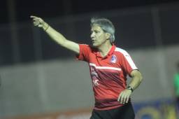 Carlos Restrepo, técnico del Olimpia, ahora se enfoca en el Plaza Amador.
