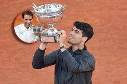 El español Carlos Alcaraz sigue los pasos gigantes de Rafael Nadal en la arcilla del Roland Garros.