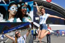 Las bellas chicas argentinas han llegado al Kazan Arena para el juego de su selección ante Francia por los octavos del Mundial de Rusia 2018.
