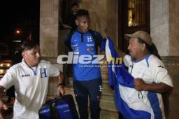 En horas de la madrugada, Honduras salió con destino a tierras australianas. Un largo viaje.