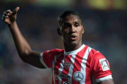 El Necaxa confirmó en sus redes sociales la salida del lateral hondureño Brayan Beckeles.