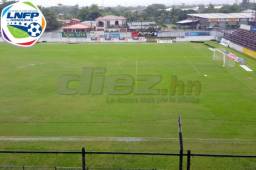 La cancha del estadio Excélsior de Puerto Cortés se encuentra en buenas condiciones y el comisario ya confirmó que el balón rueda sin problemas.