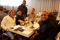 El brasileño ha compartido previo a la gala con Maradona, Míchel Salgado, entre otros.
