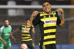 Tres hondureños se enfrentaron en este duelo de los octavos de final de la Copa de Grecia.