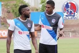 El delantero Carlo Costly (derecha) conversando con Jhonny Palacios en la práctica de ayer que hizo el Olimpia. Foto Juan Salgado