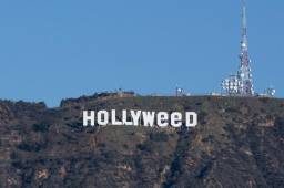 Así ha quedado el letrero de Los Ángeles en el que se lee 'Hollyweed' que significa Santa Marihuana. Foto cortesía