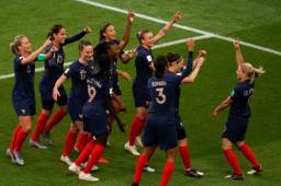 Ya se juega el primer partido del Mundial Femenino en el Parque de los Príncipes de París.