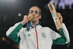La argelina Imane Khelif ganó la medalla de oro en boxeo de los Juegos Olímpicos París 2024, en medio de mucha polémica por su género.