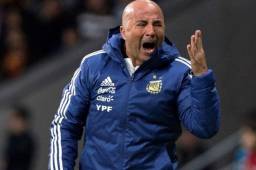 El entrenador Jorge Sampaoli ha finalizado cabizbajo y frustrado en la conferencia de prensa tras la goleada 6-1 de España.