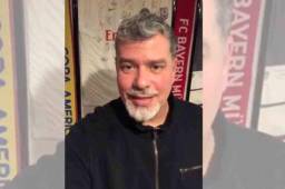 Richard Méndez cuando grababa el video donde saludó al Atlético Pinares.