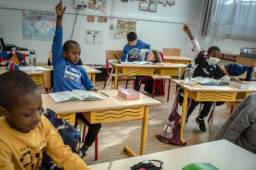 El estudio realizado en Francia indica que los niños en edades de 6 a 11 años transmiten poco el coronavirus.