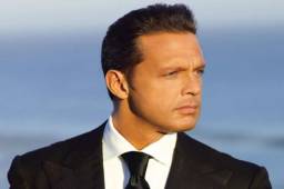 El cantante mexicano Luis Miguel ha sido arrestado este martes en Los Ángeles, California luego que un juez emitiera desde hace 15 días una orden de captura.