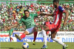 Henry Figueroa cometió esta dura falta en marzo ante el Olimpia.