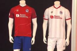 Las camisas de local y de visita que utilizará esta temporada el Olimpia.
