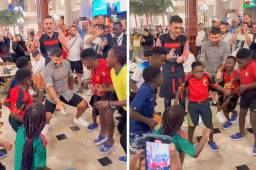 El Kun Agüero se robó todas las miradas con tremendo baile junto con niños en un restaurante de Qatar