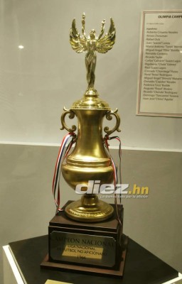 Una a una: Así son las 31 copas que Olimpia ha ganado en Liga Nacional de Honduras