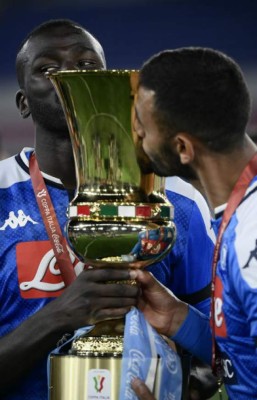 Fotos: El dolor y la bronca de Cristiano Ronaldo tras perder la final y el eufórico festejo de Napoli