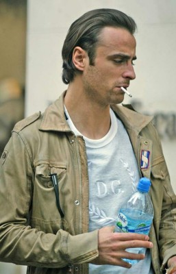 FOTOS: Los futbolistas que han sido sorprendidos fumando