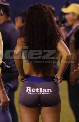 ¡Cuidado con el lente de DIEZ! Así captó a modelos que adornan el Apertura