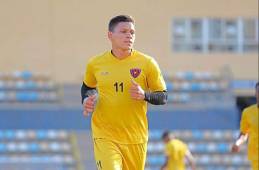 Bryan Moya podría jugar este martes como titular con el 1 de Agosto de Angola.