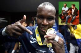 El atacante de los azules demostró que también puede cantar.