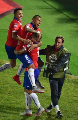 Chile venció 2-1 a Perú y pasa ala final de la Copa America 2015