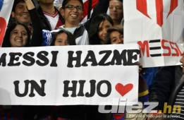 Los fans de Lionel Messi, con una pancarta muy peculiar.