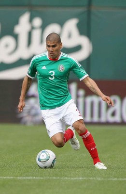 Filtran material del mexicano Carlos Salcido complaciéndose él mismo