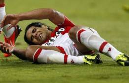 Radamel Falcao sufrió una dura entrada en el choque entre el Mónaco y el Monts d'Or Azergues Foot.
