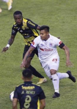 Real EspaÃ±a vs Olimpia -final de grupos del Torneo Clausura 2021- San Pedro Sula, Honduras. Real EspaÃ±a y Olimpia firmaron un empate 0-0 en el partido de ida de la final de grupos del Torneo Clausura 2021 que se disputÃ³ en el estadio OlÃ­mpico Metropolitano de San Pedro Sula. El juego de vuelta serÃ¡ el miÃ©rcoles en el Nacional.- GermÃ¡n MejÃ­a