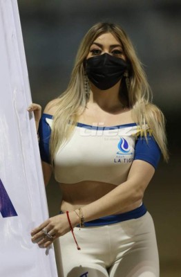 El descontrol de los futbolistas en el Olímpico, delicado momento de Menjívar y el chistoso 'banco' que utilizó Diego Vázquez