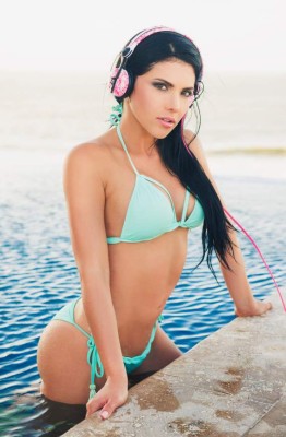Las infartantes fotos de Brenda Galho que anuncia que ya llegó el verano
