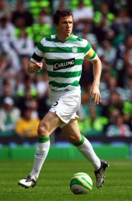 ¡Entre grandes! Emilio Izaguirre es escogido en el 11 histórico del Celtic de Escocia