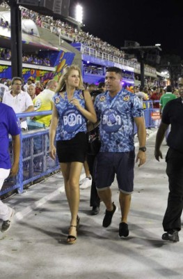 Celina Locks, la rubia con que el 'gordito' Ronaldo enamora