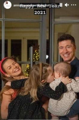 ¡Fiesta de Neymar y Cristiano, beso de Messi! Así recibieron el 2021 los grandes futbolistas del planeta