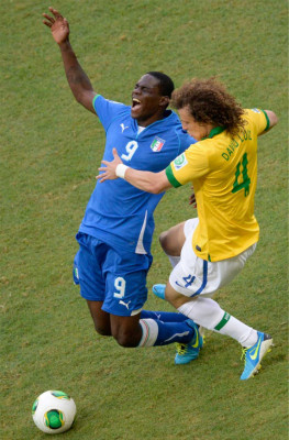 Brasil vs Italia por Copa Confederaciones.