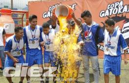 El instituto Polivalente de Morazán, Yoro, se coronó campeón de la Zona del Valle de Sula en la Copa Gatorade 5v5. Fotos Neptali Romero .
