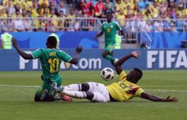 Así fue la jugada entre Sadi Mané y Davinson Sánchez que generó pólemica en el partido entre Colombia y Senegal.