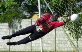 Hoy lunes 19 de enero del 2015 se cumplen 12 años del asesinato del portero Milton 'Chocolate' Flores, que en ese momento tenía 28 años y era el presente del Real España y de la selección de Honduras.