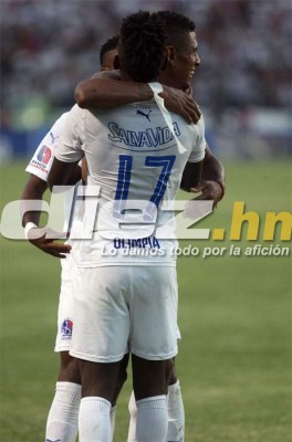 ¿Serán estas las últimas 15 fotos de Alberth Elis como jugador de Olimpia?