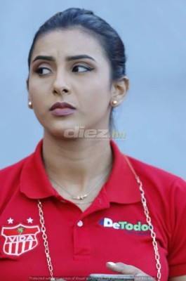 ¡No se vio en TV! El enorme beso de Chavasco; la belleza que eclipsó La Ceiba y la furia de Jorge Cardona