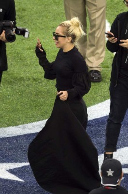 Lady Gaga sorprende a todos en el Super Bowl al enseñar sus partes íntimas