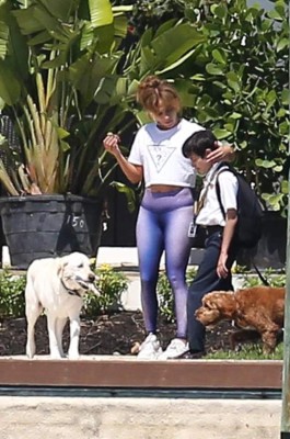 Filtran fotos de Jennifer Lopez y Ben Affleck juntos en Miami; captados en un balcón y en el gym