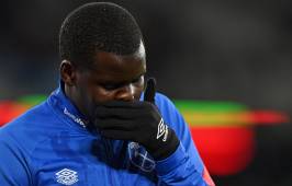 West Ham anunció este miércoles haber castigado a su defensa internacional francés Kurt Zouma.