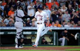 ¡Carrerón! Mauricio Dubón anota en triunfo de los Houston Astros contra los Yankees en el Minute Maid Park