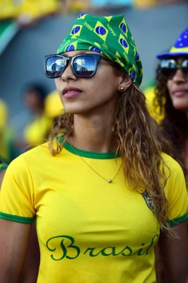 La belleza femenina se hizo presente el inicio del Mundial Brasil 2014.