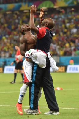 Costa Rica celebra con locura su pase histórico a cuartos de final