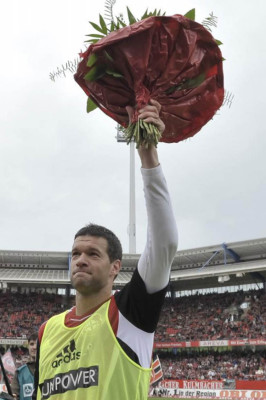 Michael Ballack confirmó el fin de su brillante carrera.