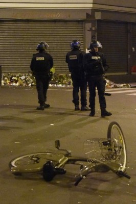 FOTOS: Falsa alarma provoca una estampida de pánico en París