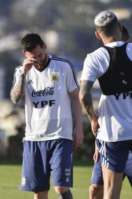 ¡Messi recibe regalo! Así fue el entreno de Argentina previo a enfrentar a Brasil